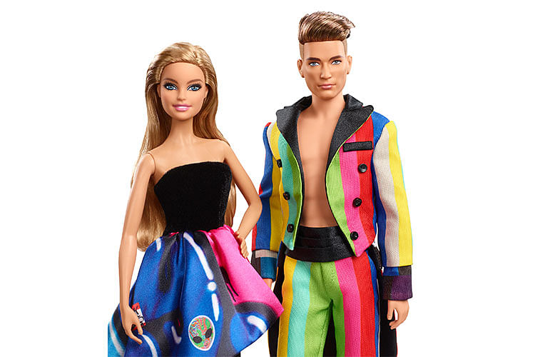 spectrum doolhof toevoegen Barbie And Ken Step Out In Moschino, And They're Ready To Party