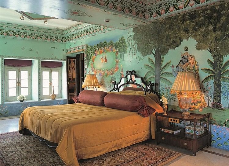 Have A Lavish Wedding And Honeymoon At The Taj Lake Palace In India 4